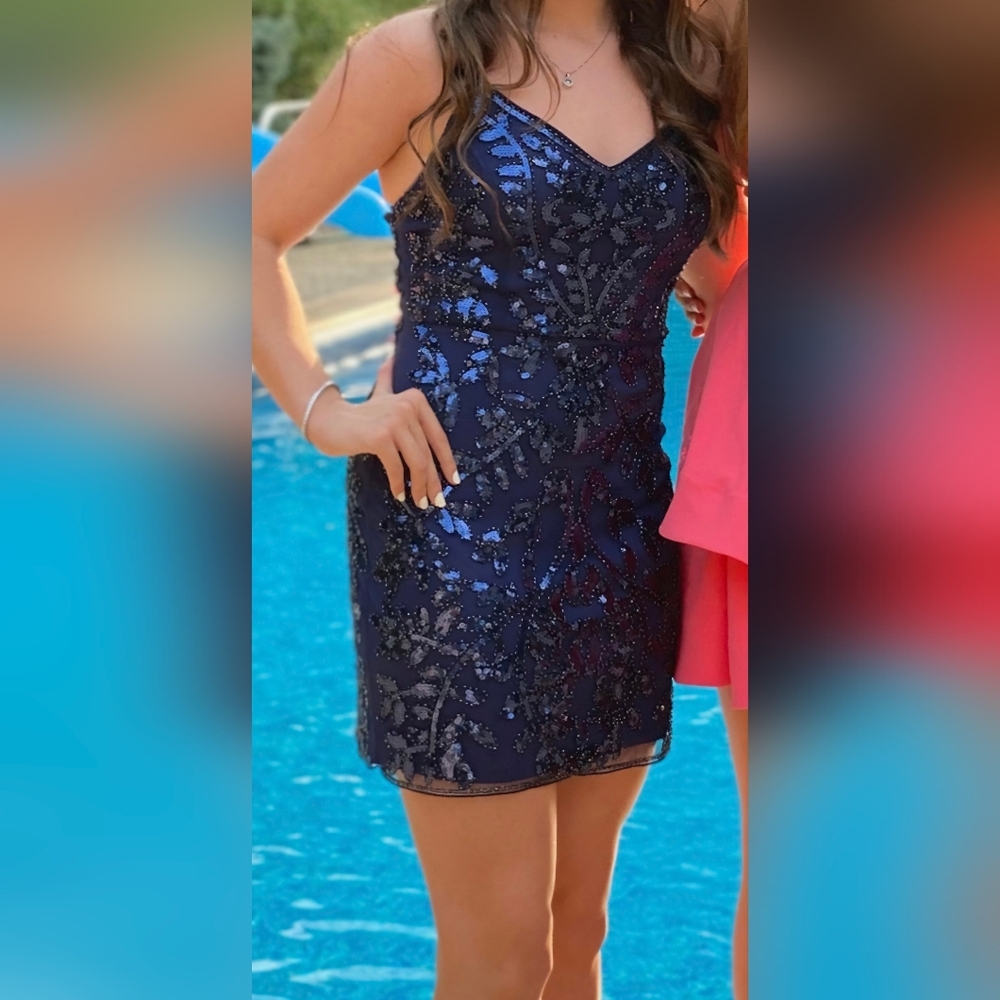 BEAUTIFUL HOCO blue sequence dress.